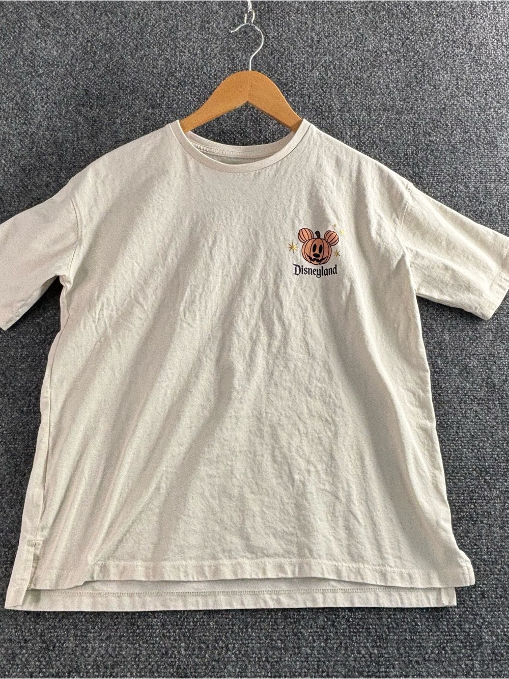 Disney Parks XS Disneyland Tan Fall Pumpkin Spider Mummy Ghosts Mickey T Shirt